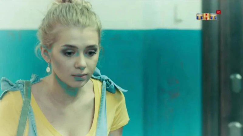 Кадры из сериала СашаТаня (2013)
