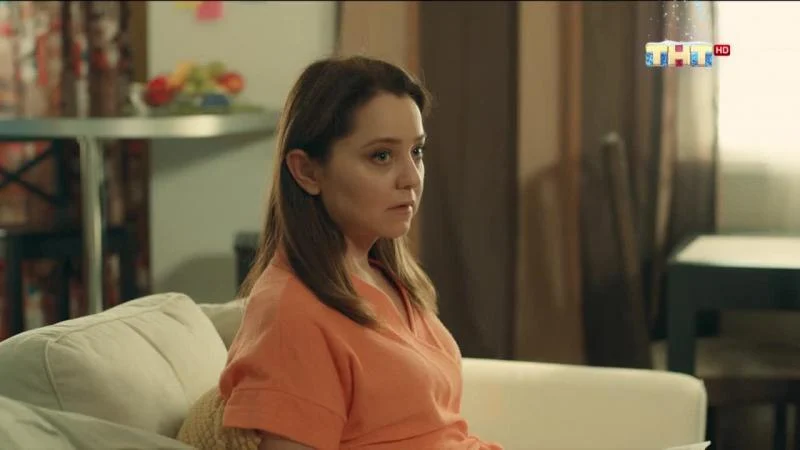 Кадры из сериала СашаТаня (2013)